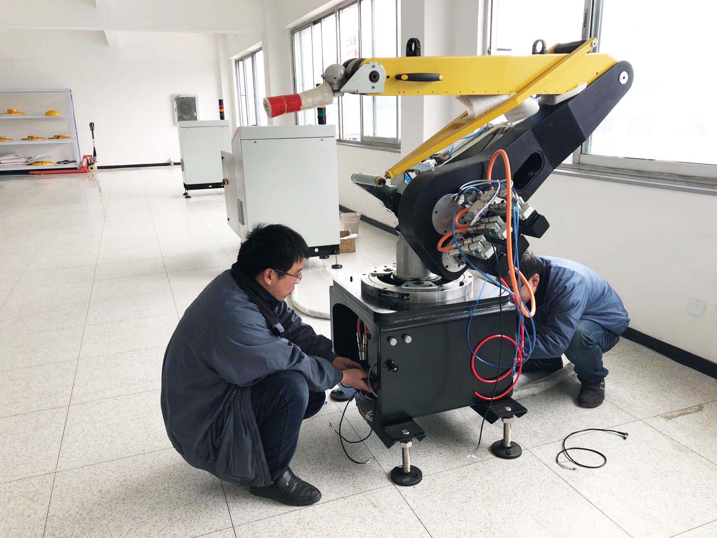 德信体育艾普喷涂机器人