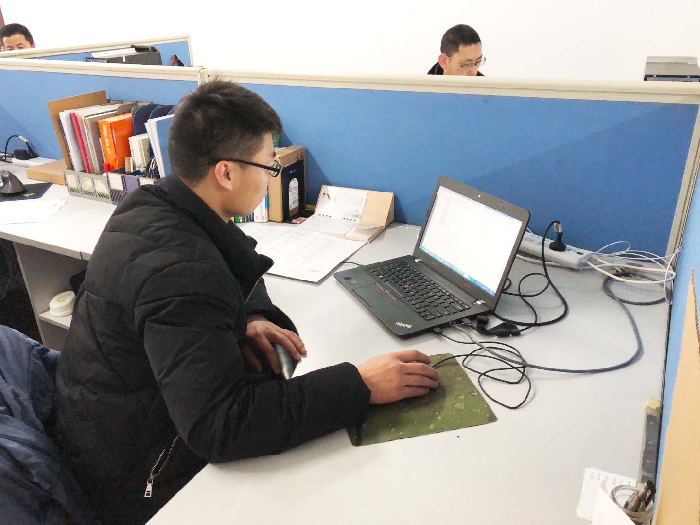 德信体育艾普喷涂机器人